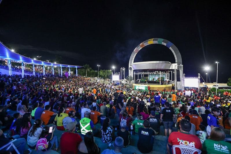 Prefeitura de Manaus leva espetáculo "Um Sonho de Natal", da Nova Igreja Batista, ao anfiteatro da Ponta Negra