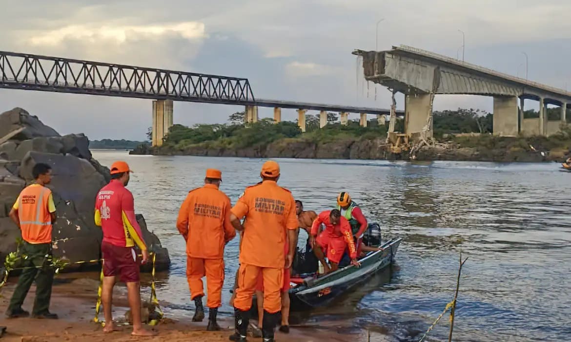 Sobe para 12 número de mortos em queda de ponte no Maranhão