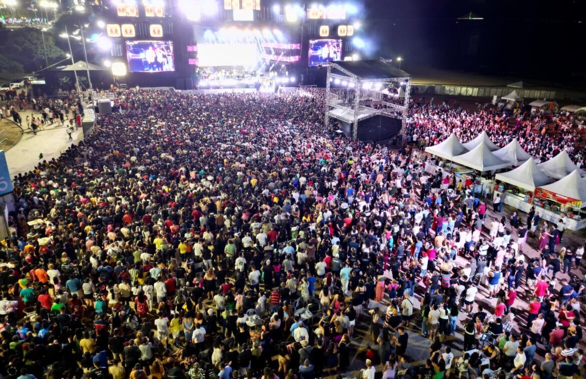 Réveillon Gospel reúne mais de 55 mil pessoas e inicia as comemorações da chegada de 2025