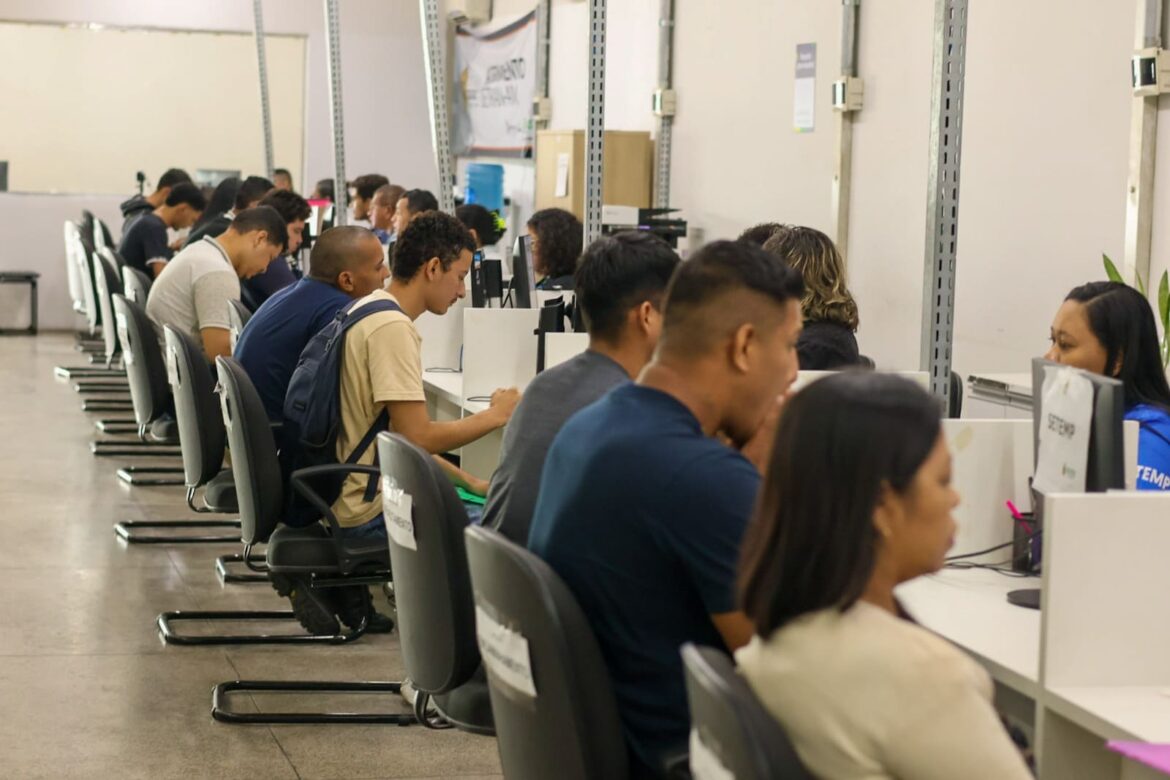 Sine Amazonas divulga 305 vagas de emprego para esta segunda-feira