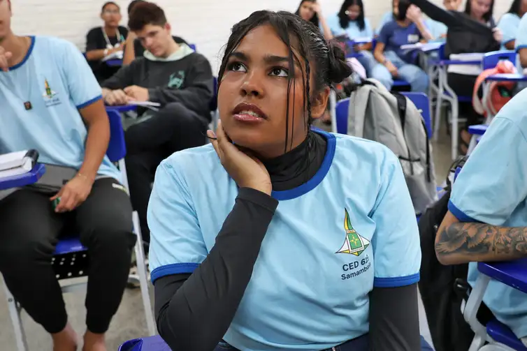 Pé-de-Meia chega hoje para quem se formou no ensino médio em 2024