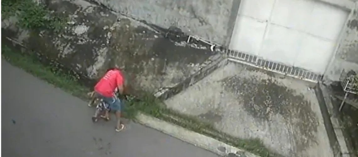 Homem é preso após atacar mulher a t3souradas por suposto roubo em Manaus