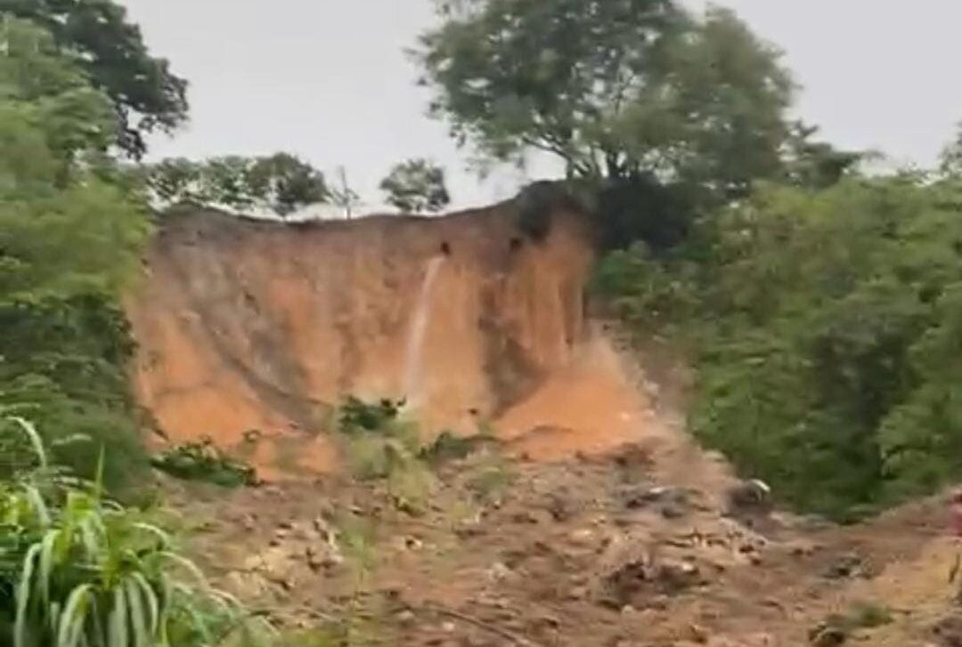Deslizamento de terra deixa uma pessoa morta na zona Norte de Manaus