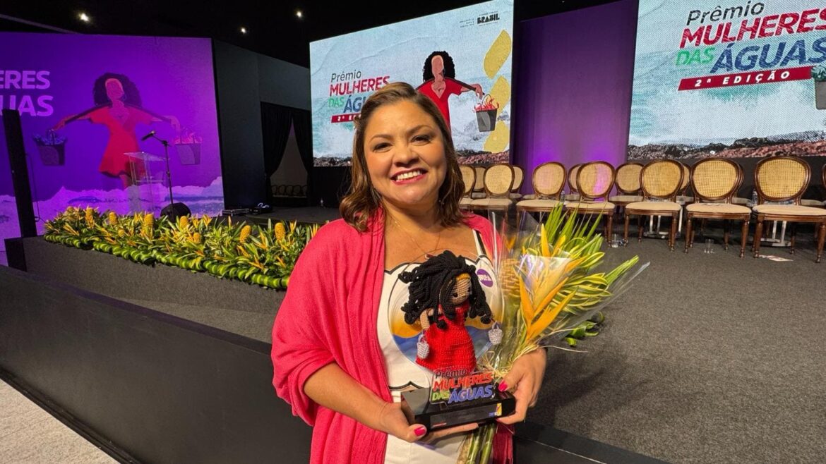Professora amazonense conquista o Prêmio Mulheres das Águas, do Ministério da Pesca e Aquicultura