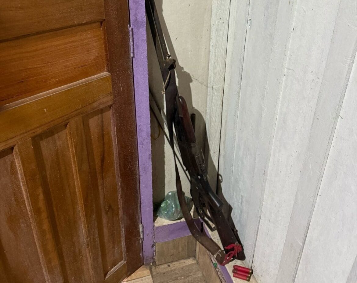 Homem é preso por ameaçar os vizinhos com arma de fogo, na zona rural de Apuí