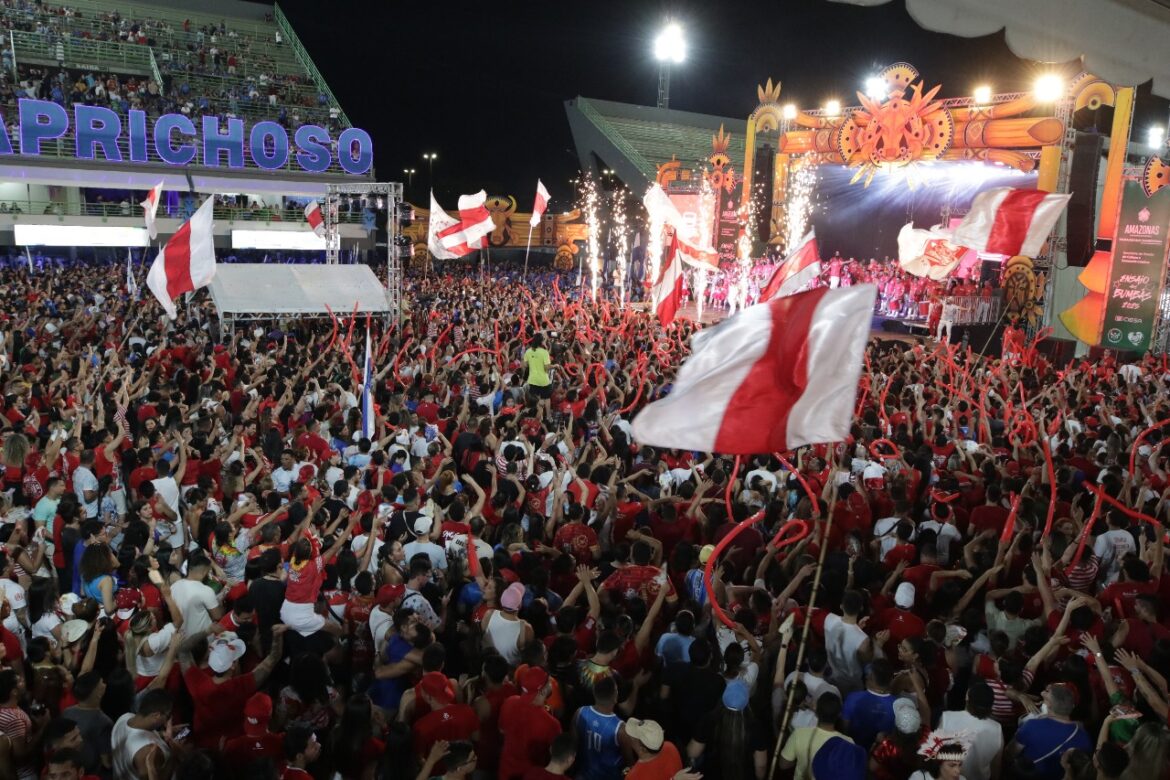 Temporada 2025 dos Ensaios dos Bumbás estreia com mais de 10 mil pessoas no Sambódromo