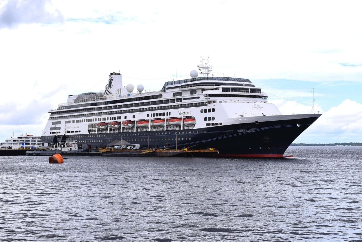 Chegada de cruzeiro de bandeira holandesa impulsiona economia e reforça o turismo em Manaus