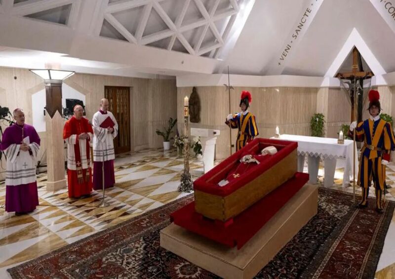 Última homenagem: corpo do Papa Francisco é velado no Vaticano