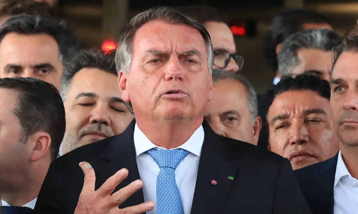 Bolsonaro é alvo de operação da PF nesta sexta