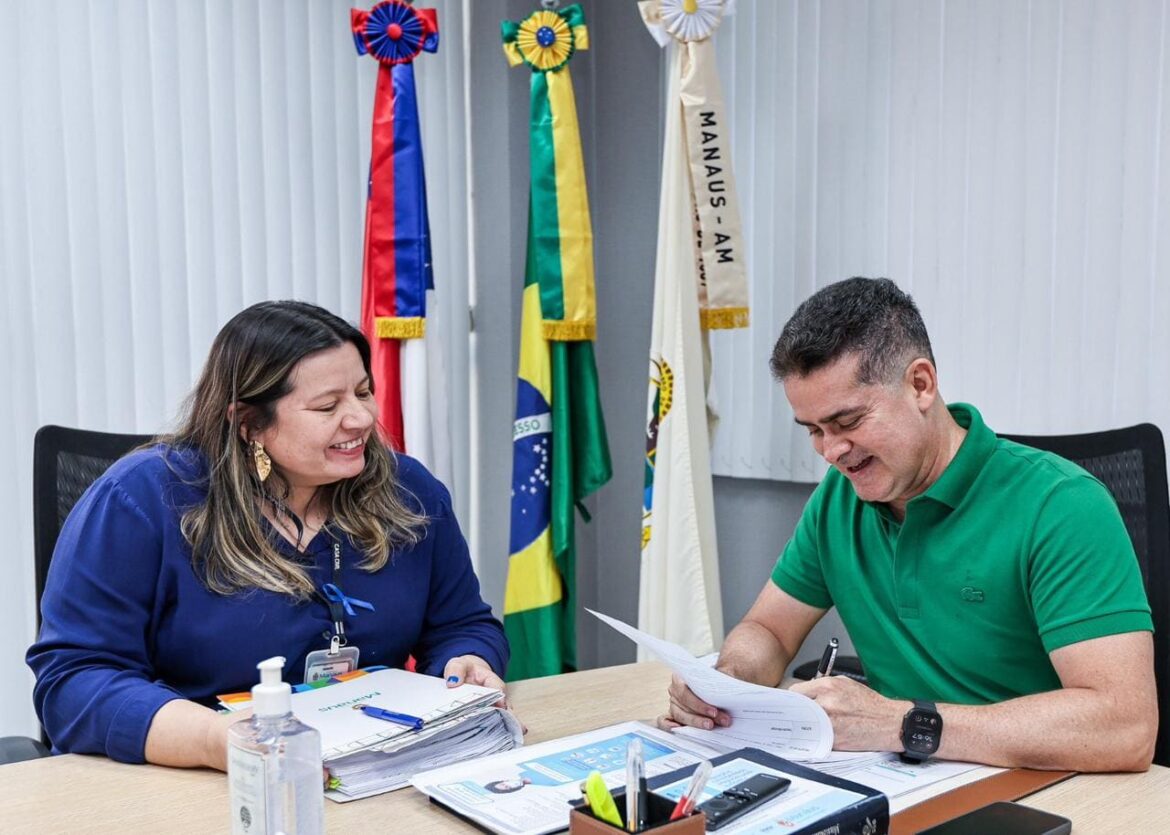 Prefeito David Almeida unifica datas-base e garante reajuste salarial a todos os servidores municipais de Manaus