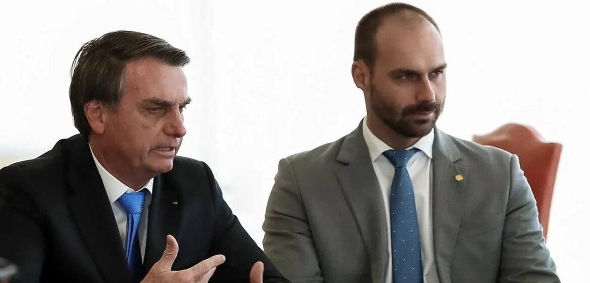 Bolsonaro confirma transferência de R$ 2 milhões ao filho Eduardo nos EUA