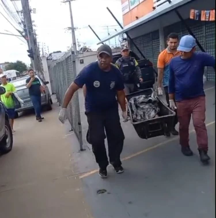 Homem morre eletrocutado ao pintar fachada em Manaus