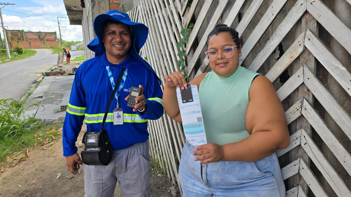Praticidade: pagamento da conta de água agora pode ser feito com Pix ou cartão diretamente com leituristas, em Manaus