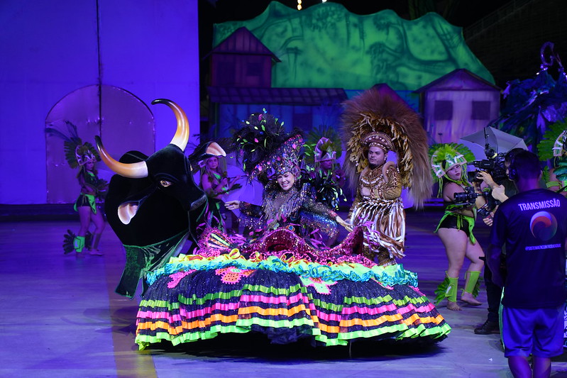 Batalha dos bois-bumbás marca a última noite do 67º Festival Folclórico do Amazonas