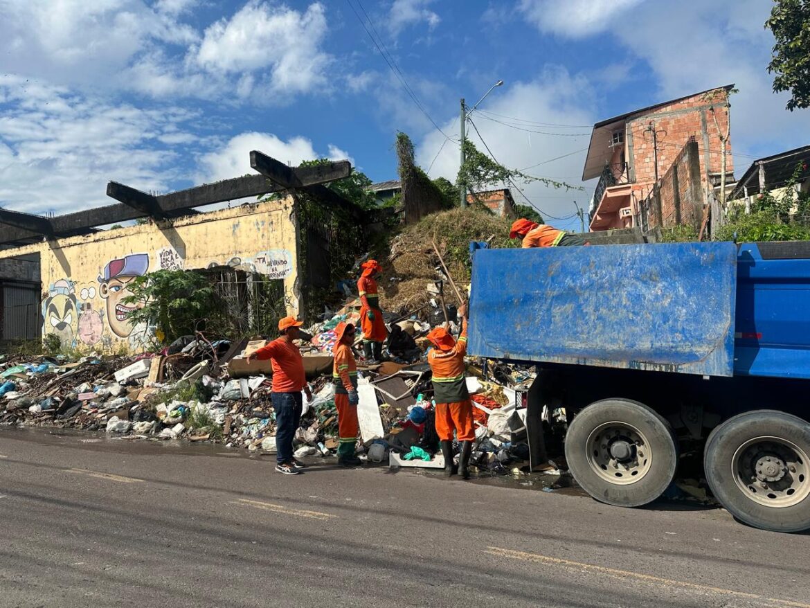 Força-tarefa da prefeitura elimina mais de 1,2 mil lixeiras irregulares em Manaus no primeiro mês de atuação