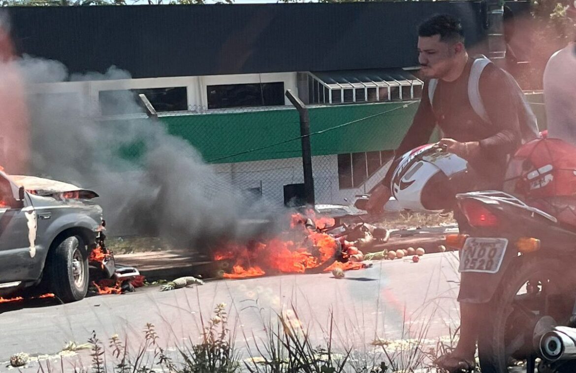 Motociclista morre queimado em acidente de trânsito no Distrito Industrial, em Manaus